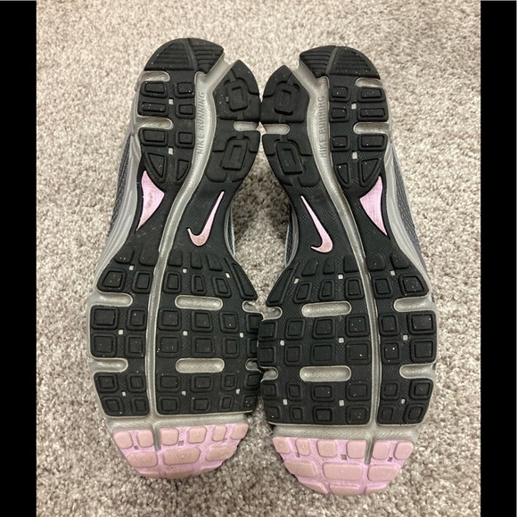 Nike Grey with Lavender swoosh and trim-Size 7-EUC - Picture 8 of 8